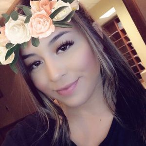 Meet your Posher, Alexia